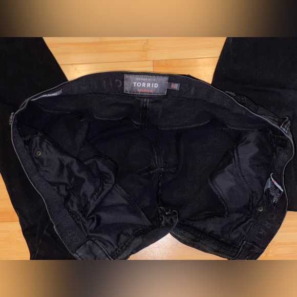 Torrid Sky High Skinny Premium Distressed Jeans 20 Tall - Picture 9 of 16